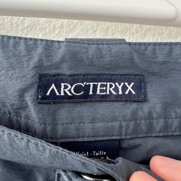 Arc’teryx Vintage Women’s Hiking Capris Size 8 - Picture 3 of 9